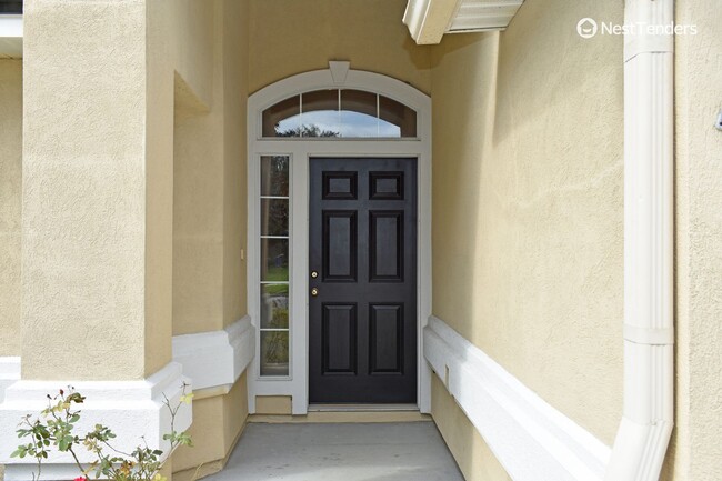 Building Photo - Three Bedroom Nassau Lakes Home on the Lag...