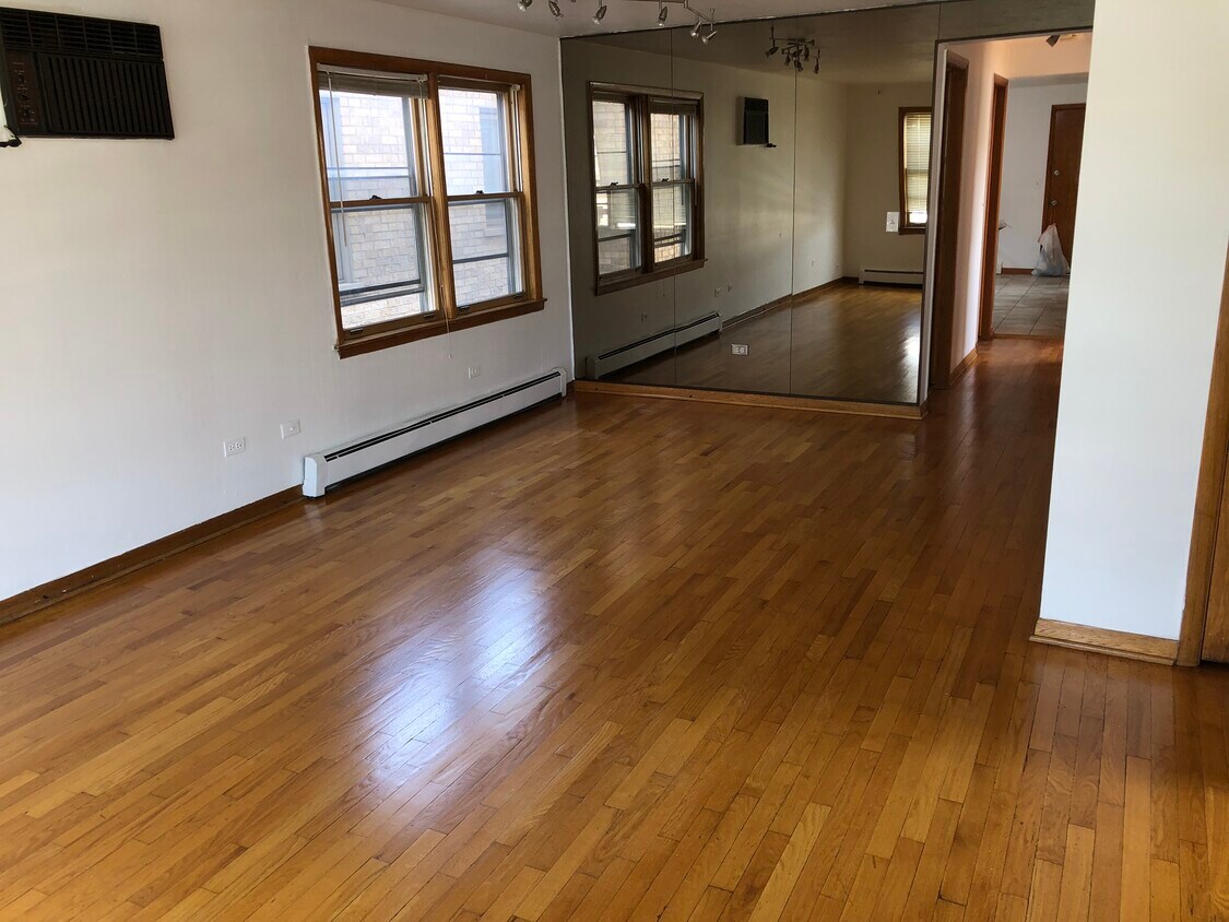 Primary Photo - 2327 N 73rd Ave