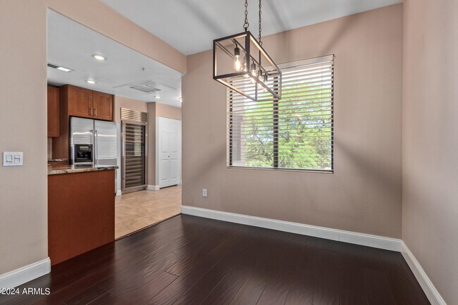 Foto del edificio - 15380 N 100th St