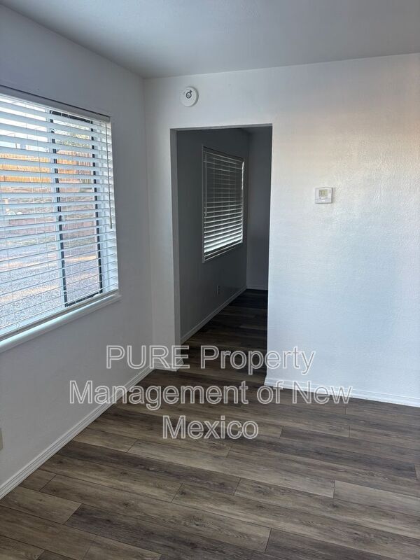 Foto del edificio - 2714 Eubank Blvd NE