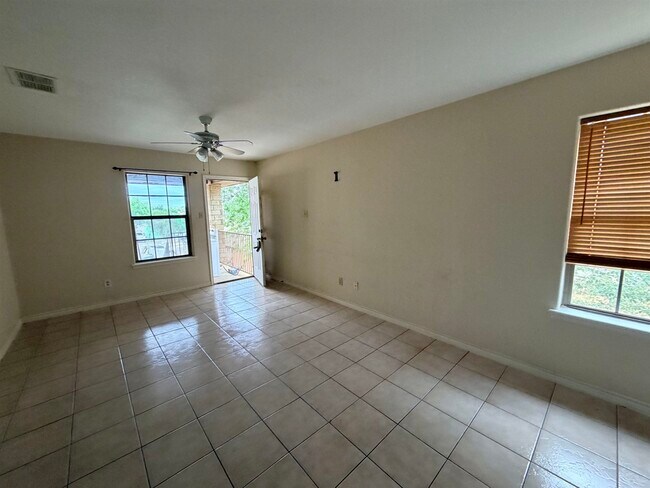 Foto del edificio - 3310 S Louisiana Ave