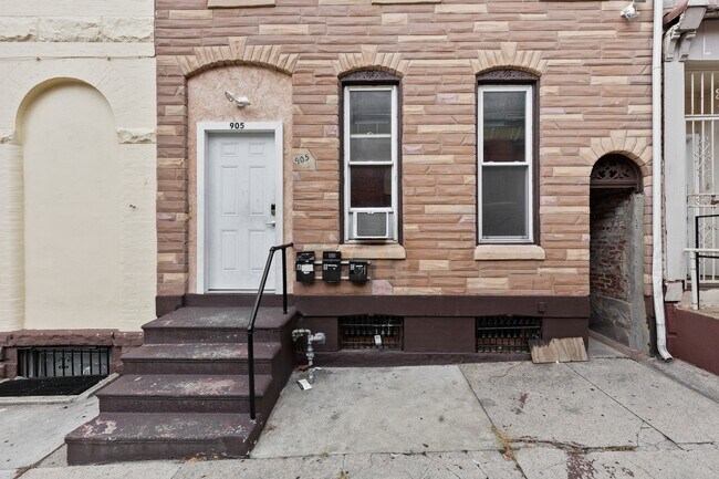 Building Photo - 905 Buttonwood Street, Unit A