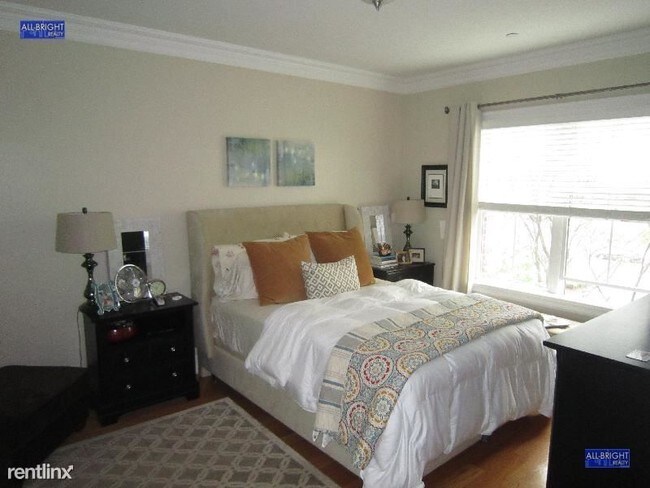 Foto del edificio - 152 Chestnut Hill Ave