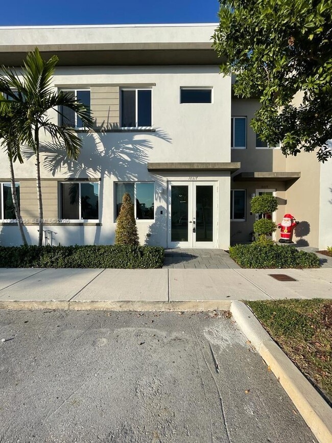 Building Photo - 10317 NW 66th St