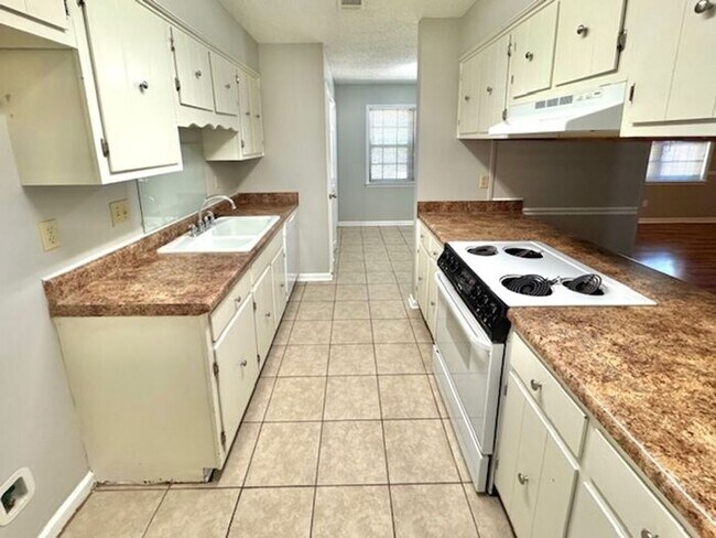 Foto del edificio - Now Leasing a 3-bedroom 2 bath home in Bartlett! Available Now! Great Schools,