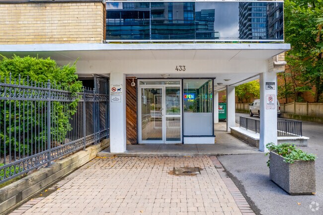 Entrée - WATERLOO APARTMENTS