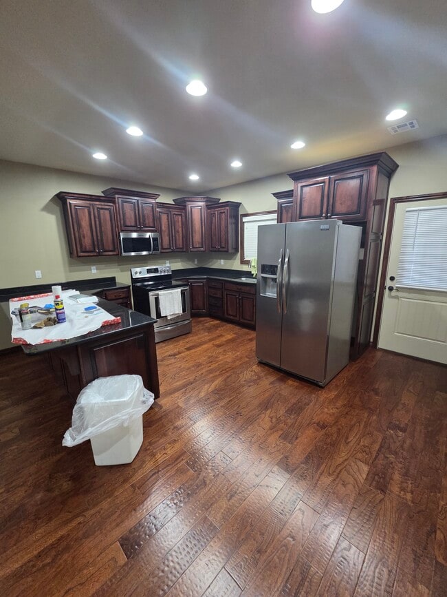 Foto del edificio - 719-713 13th St