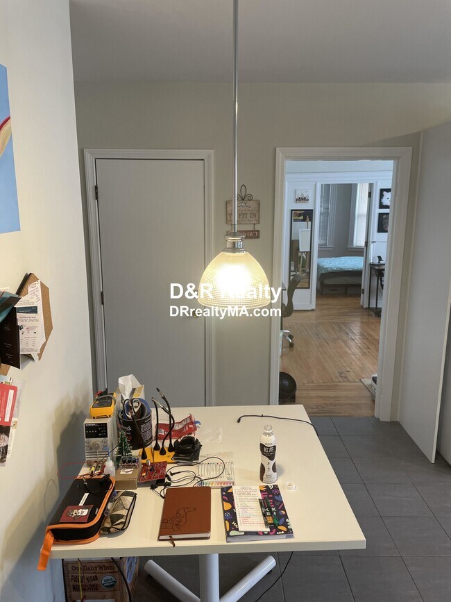 Building Photo - 67 Willow Ave