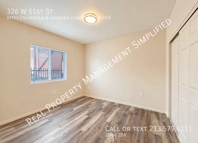 Foto del edificio - 326 W 51st St