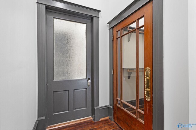 Foto del edificio - 719 Bank St NW