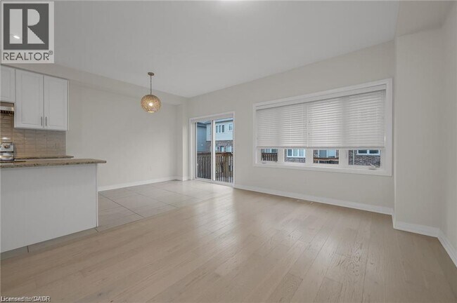 Building Photo - 4086 Canby St
