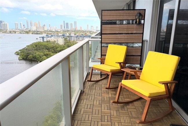 Building Photo - 16385 Biscayne Blvd