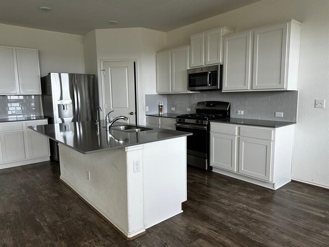 Building Photo - 208 Montauk Loop