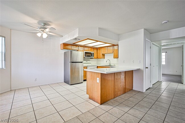 Building Photo - 8410 Eldora Ave