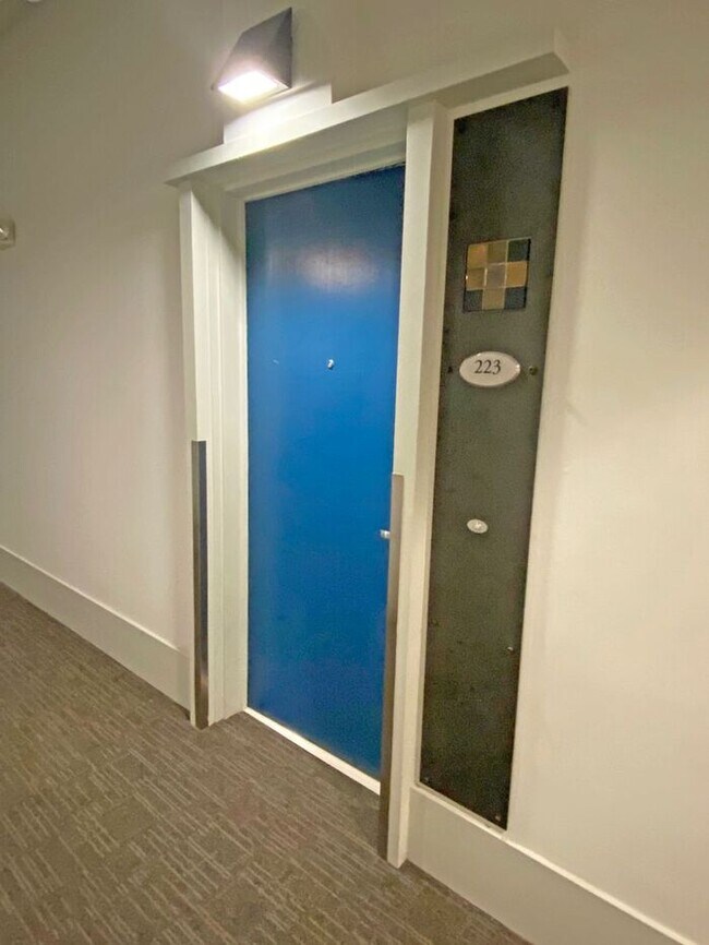 Foto del edificio - LUXURY Living at Santana Row! Private Cond...