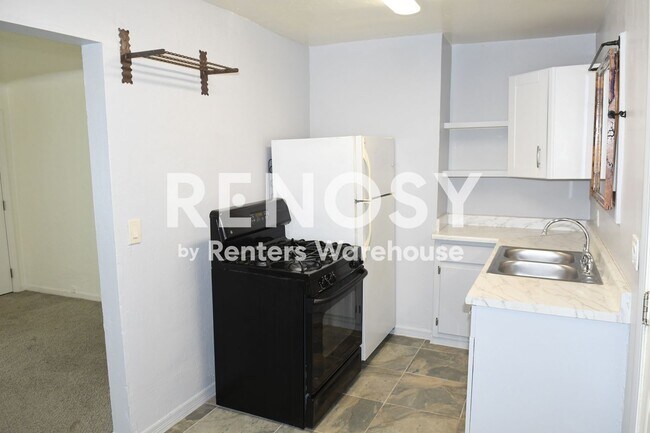 Foto del edificio - 2532 E Adams St