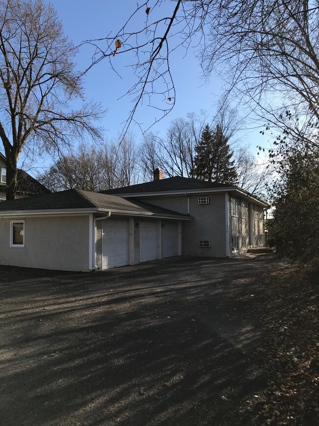 Building Photo - 510 Wayzata Blvd E