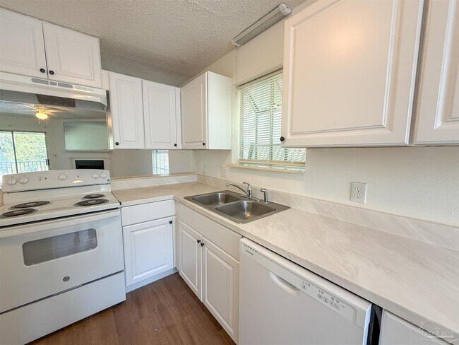 Foto del edificio - 1500 E Johnson Ave