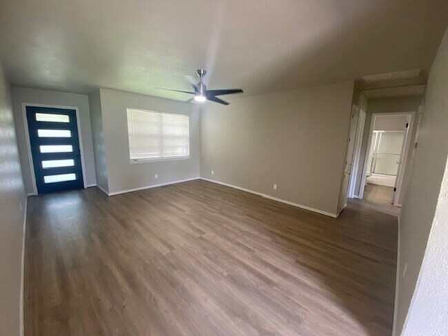 Foto del edificio - Remodeled 3 Bedroom - Union Schools! Self-...