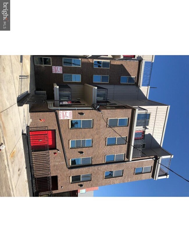 Building Photo - 2162 E Norris St