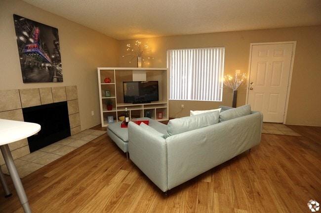 Building Photo - Toscana