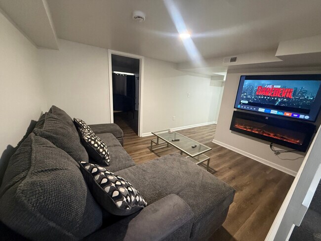 Building Photo - 1 Maple Ave