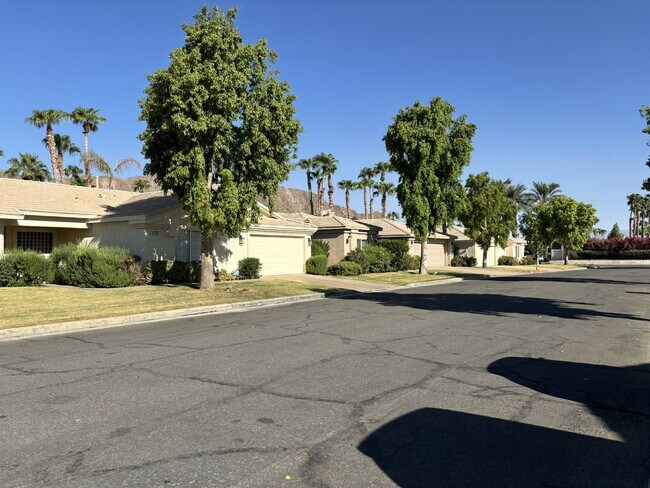 Foto del edificio - Furnished or Not! Gated, 3 Bedrooms, pool/spa