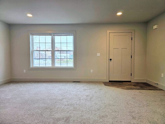 Building Photo - 950 N 9th St