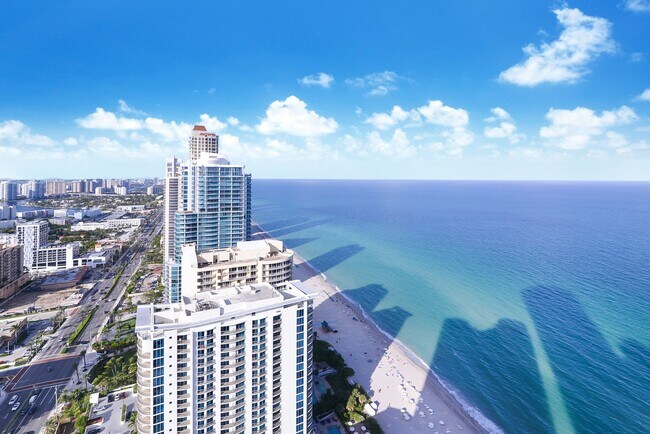 Building Photo - 17201 Collins Ave