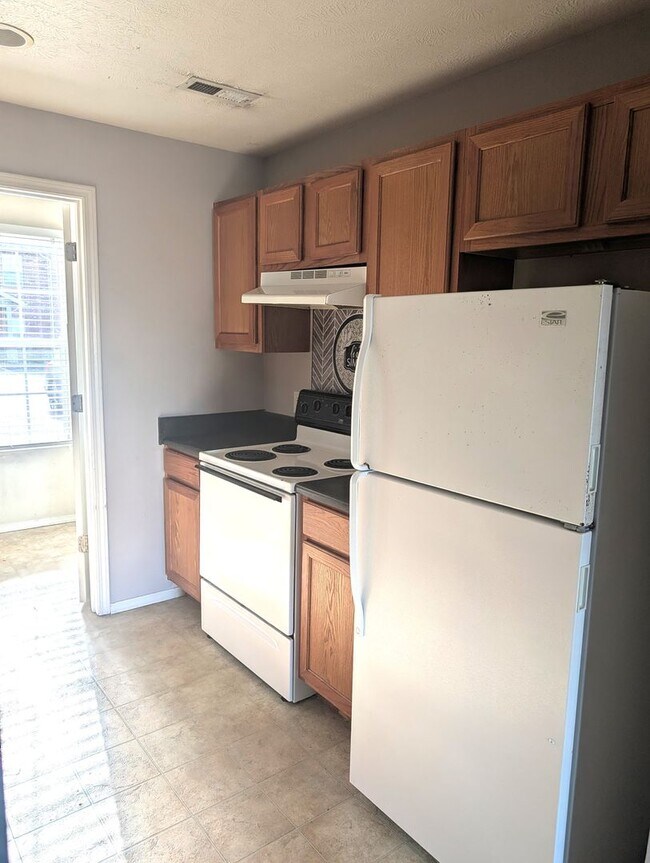 Foto del edificio - Walk-In Level 3 Bedroom, 2 Bath Condo in The Vineyards!