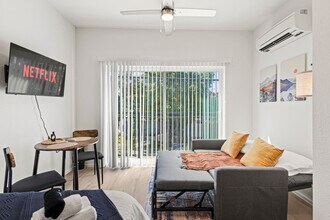 Building Photo - 596 W 9th St Building Photo - 596 W 9th St