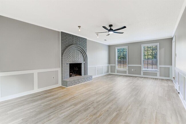 Building Photo - 7801 Autumn Creek Dr