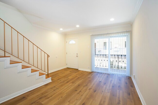Building Photo - 1708 E Chevy Chase Dr