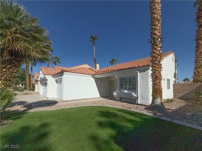 Building Photo - 1738 Navarre Ln