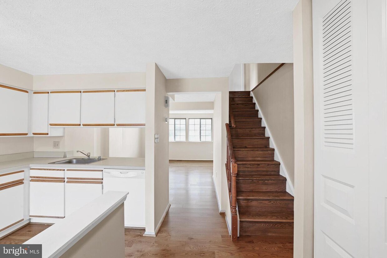 Foto principal - 2838 New Providence Ct