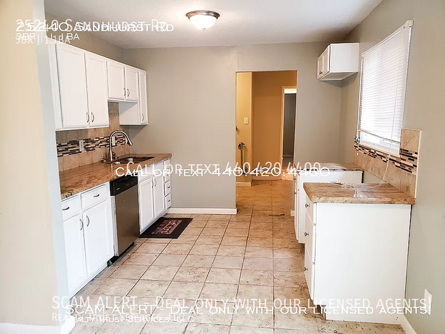 Building Photo - 25240 Sandhurst Rd