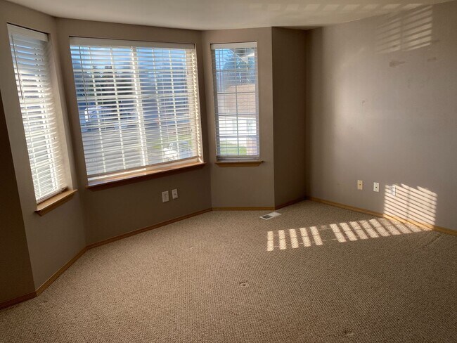 Building Photo - Nice Three Bedroom in Sedro Woolley