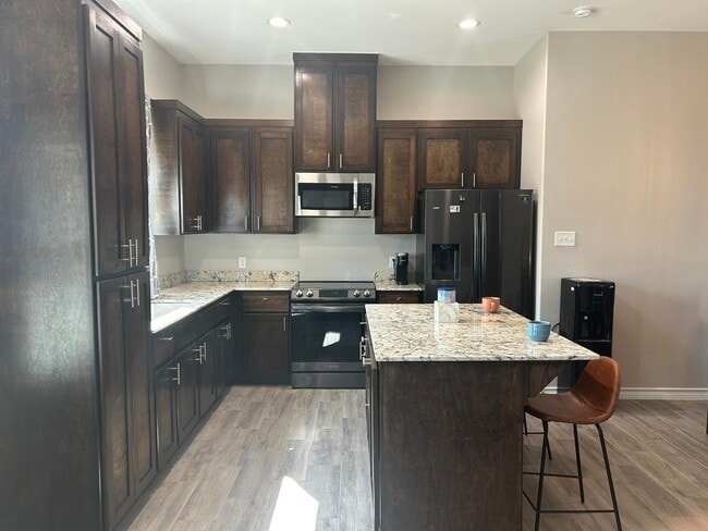 Building Photo - 5608 Palestine Dr