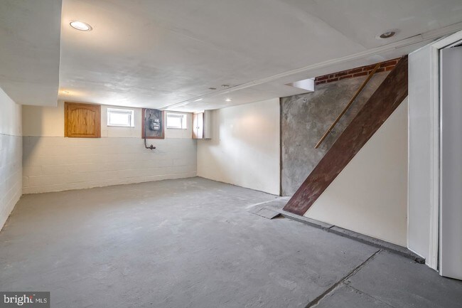 Building Photo - 1309 Mt Vernon St