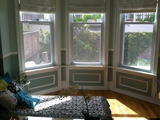 Zona de descanso con mucha luz y vistas - 250 S 23rd St