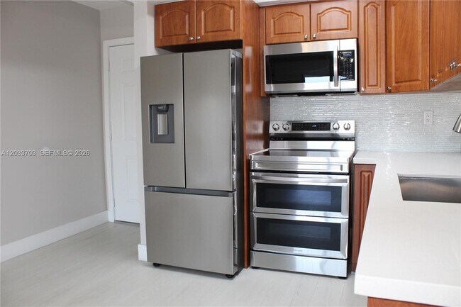 Foto del edificio - 6780 W 2nd Ct