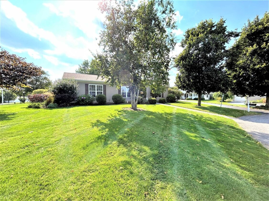 1 Delray Cir, Poughkeepsie, NY 12603 House Rental in Poughkeepsie, NY