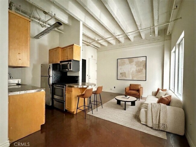 Foto del edificio - 312 W 5th St