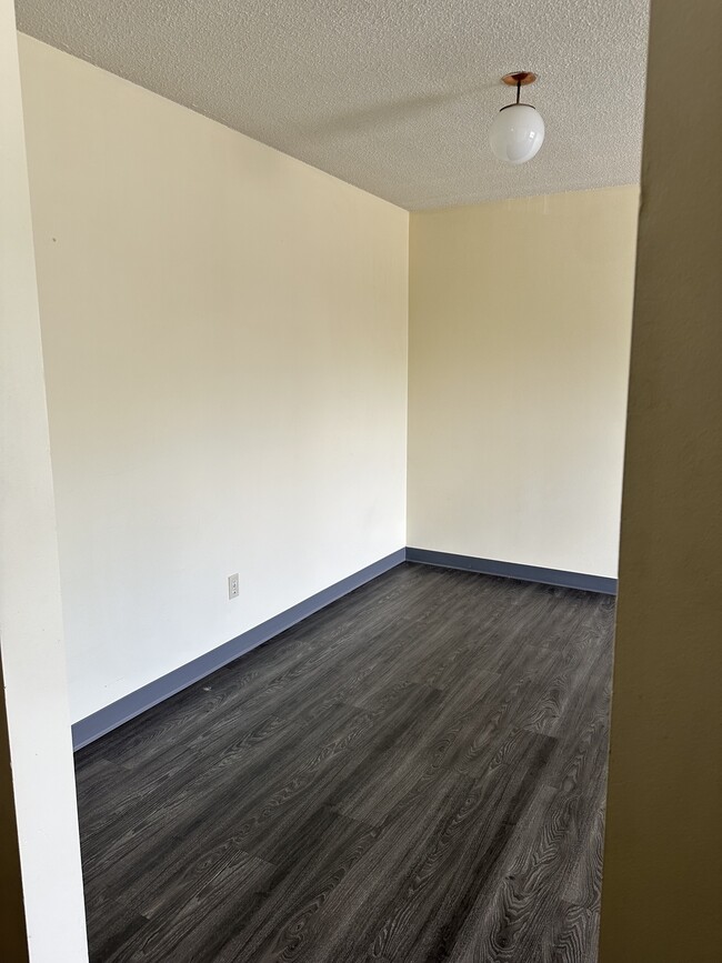 Building Photo - 9625-9156 156 St