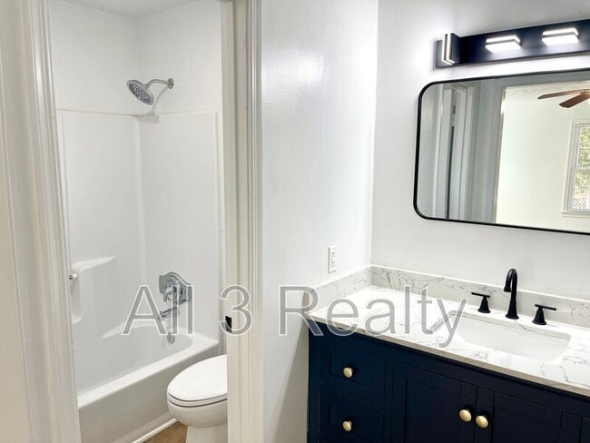 Foto del edificio - 165 Fieldstone Dr