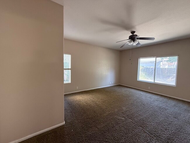 Building Photo - 3534 Sarasota Ave