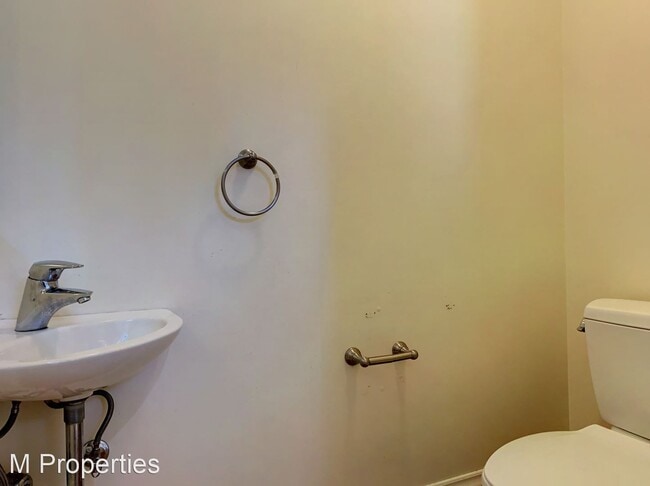 Building Photo - 3 br, 2.5 bath House - 14A Chattanooga Street