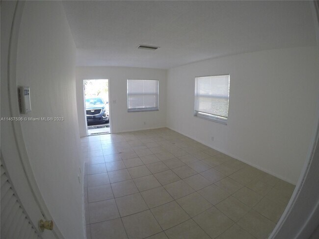 Building Photo - 3960 NW 31st Terrace