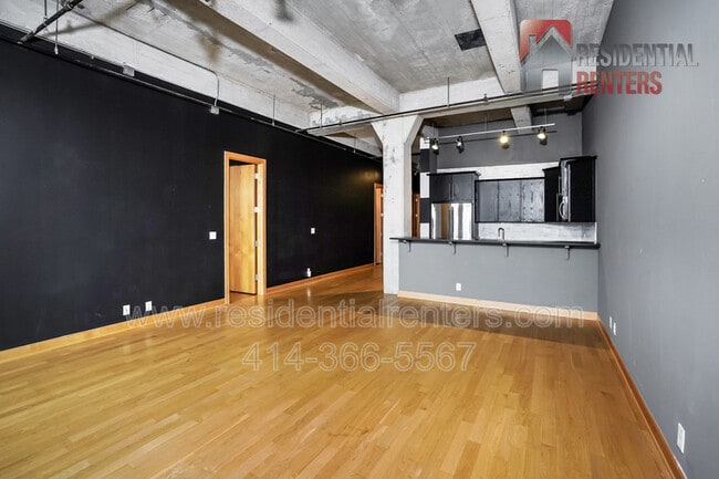 Foto del edificio - 239 E Chicago St