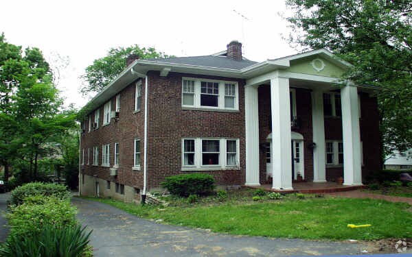 Foto principal - 1009 Jackson Rd